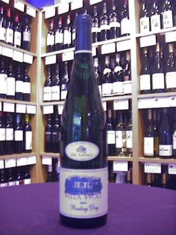 Villa Wolf Dry Riesling - Medium Dry White Wine - Buy Wine Online